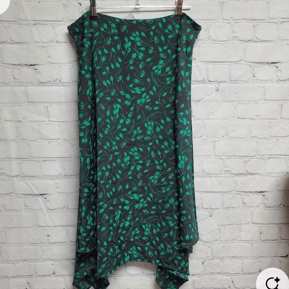 WHO WHAT WEAR size 22 Black Buds Asymmetrical Skirt NEW - Picture 1 of 12